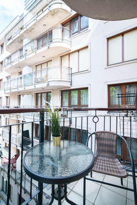 Free Parking! Soho Budapest 304, 4 Ppl, Ac, Fast Wifi, Smart Tv ภายนอก รูปภาพ