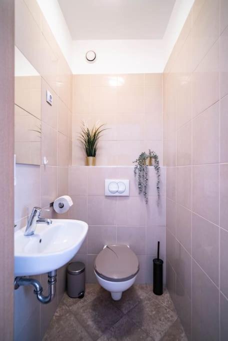 Free Parking! Soho Budapest 304, 4 Ppl, Ac, Fast Wifi, Smart Tv ภายนอก รูปภาพ